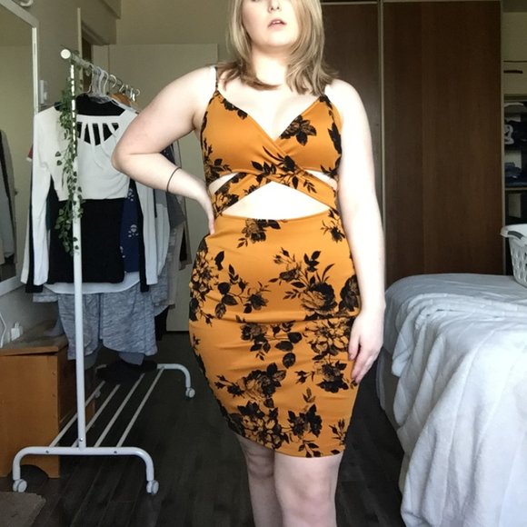 Eclipse cutout dress - Picture 1 of 3